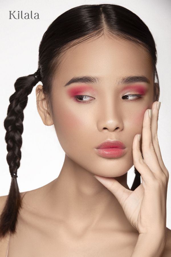 Makeup sắc hồng